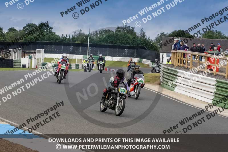 Vintage motorcycle club;eventdigitalimages;mallory park;mallory park trackday photographs;no limits trackdays;peter wileman photography;trackday digital images;trackday photos;vmcc festival 1000 bikes photographs